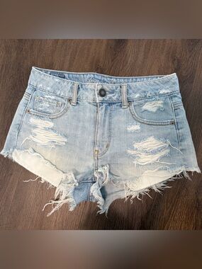 American Eagle Light Blue Distressed Denim Shorts - Womens Size 2